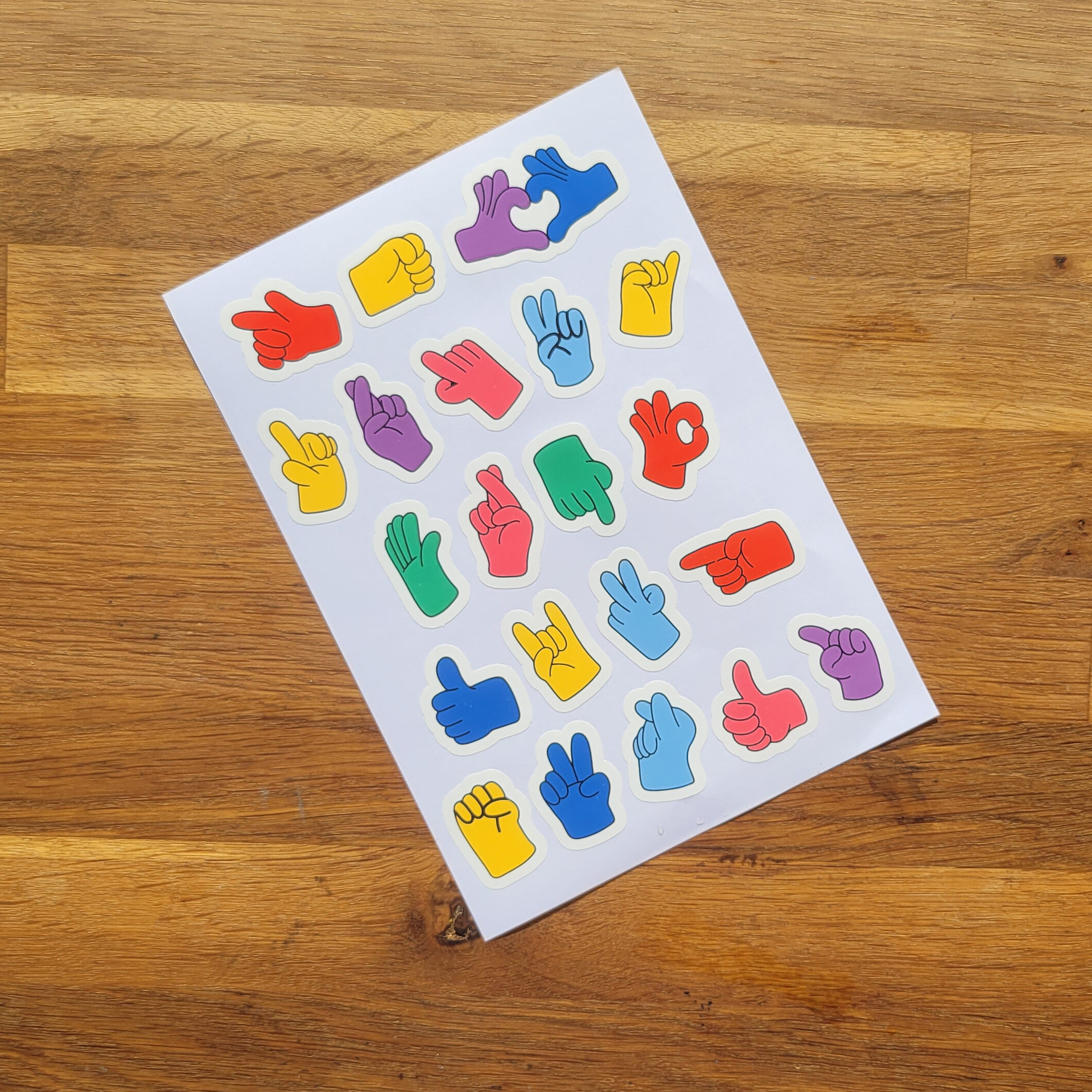 Özel Kesim Sticker Etiketler (Yapışkanlı)